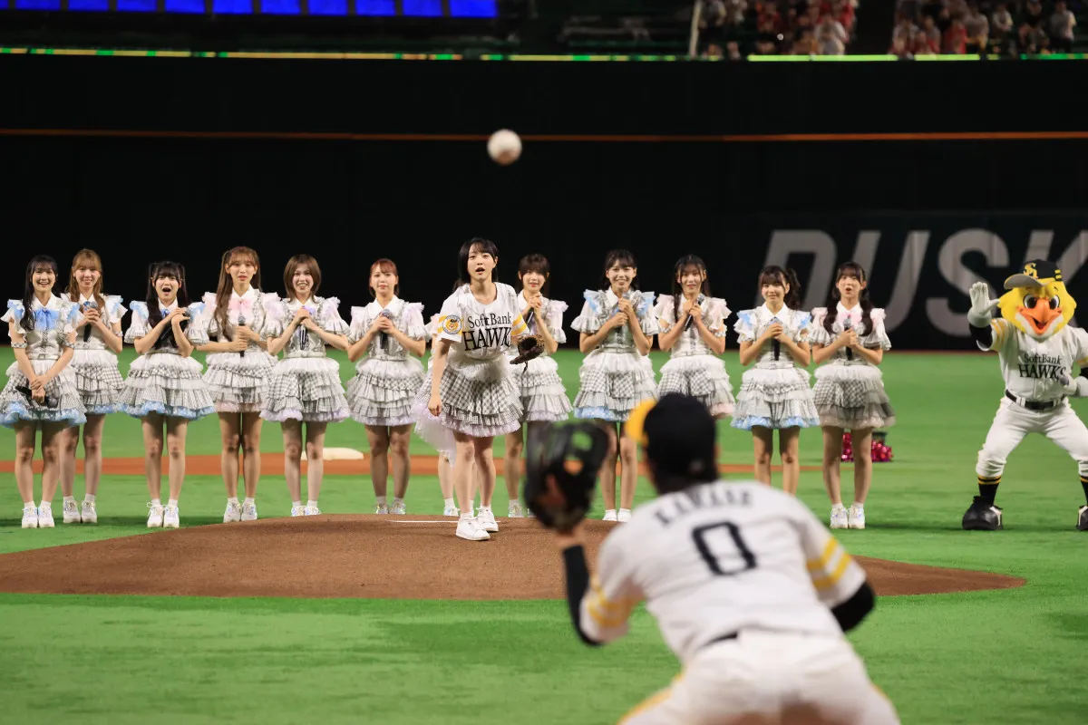 HKT48市村愛里、大ファンのホークス試合でCピッチ　ノーバン投球で捕手役の推しの元へ「緊張していたので記憶があまりない」