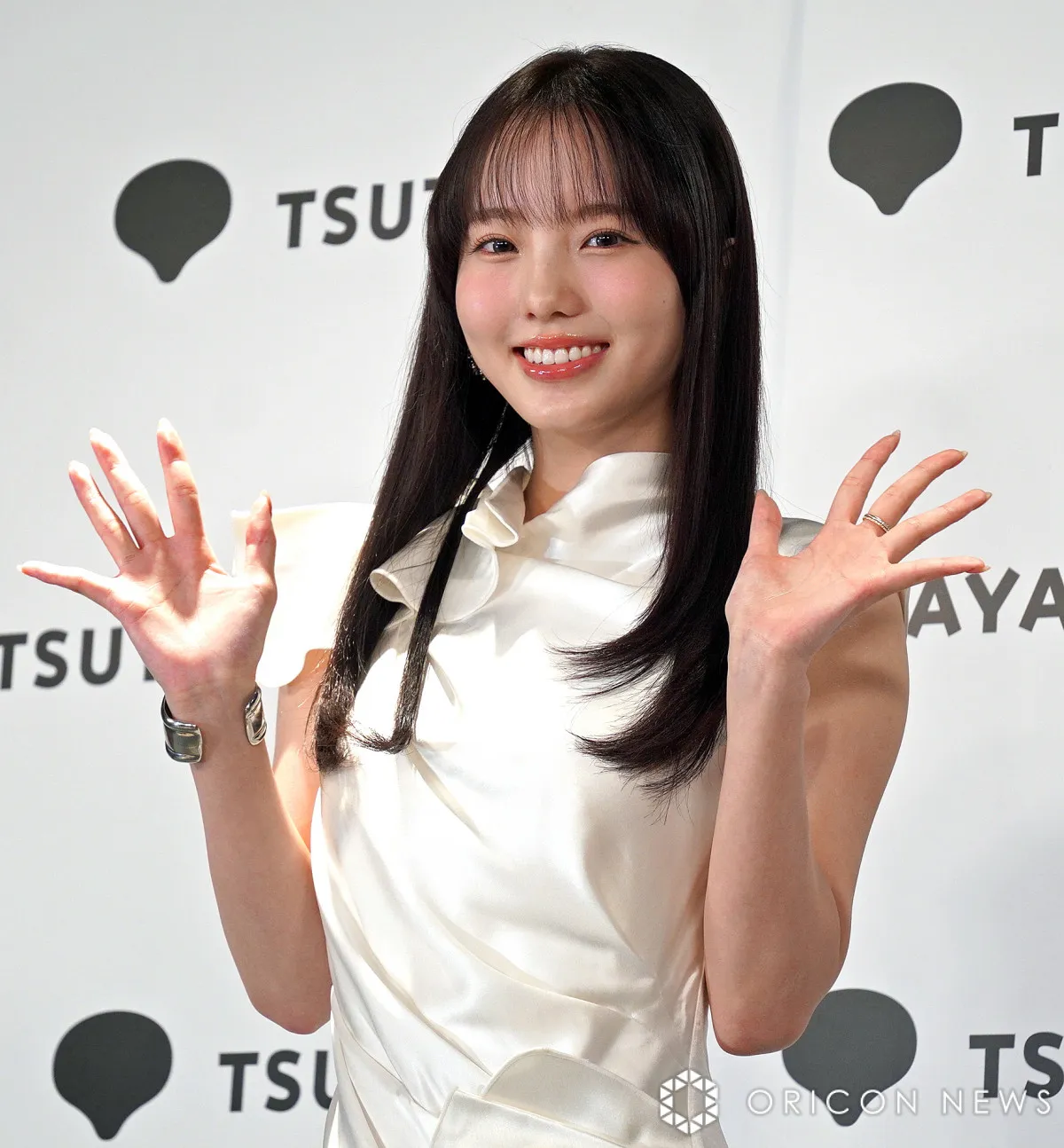 本田真凜、初写真集は「1万点」　美腹筋アピールも「どこからか小籠包ボディに（笑）」
