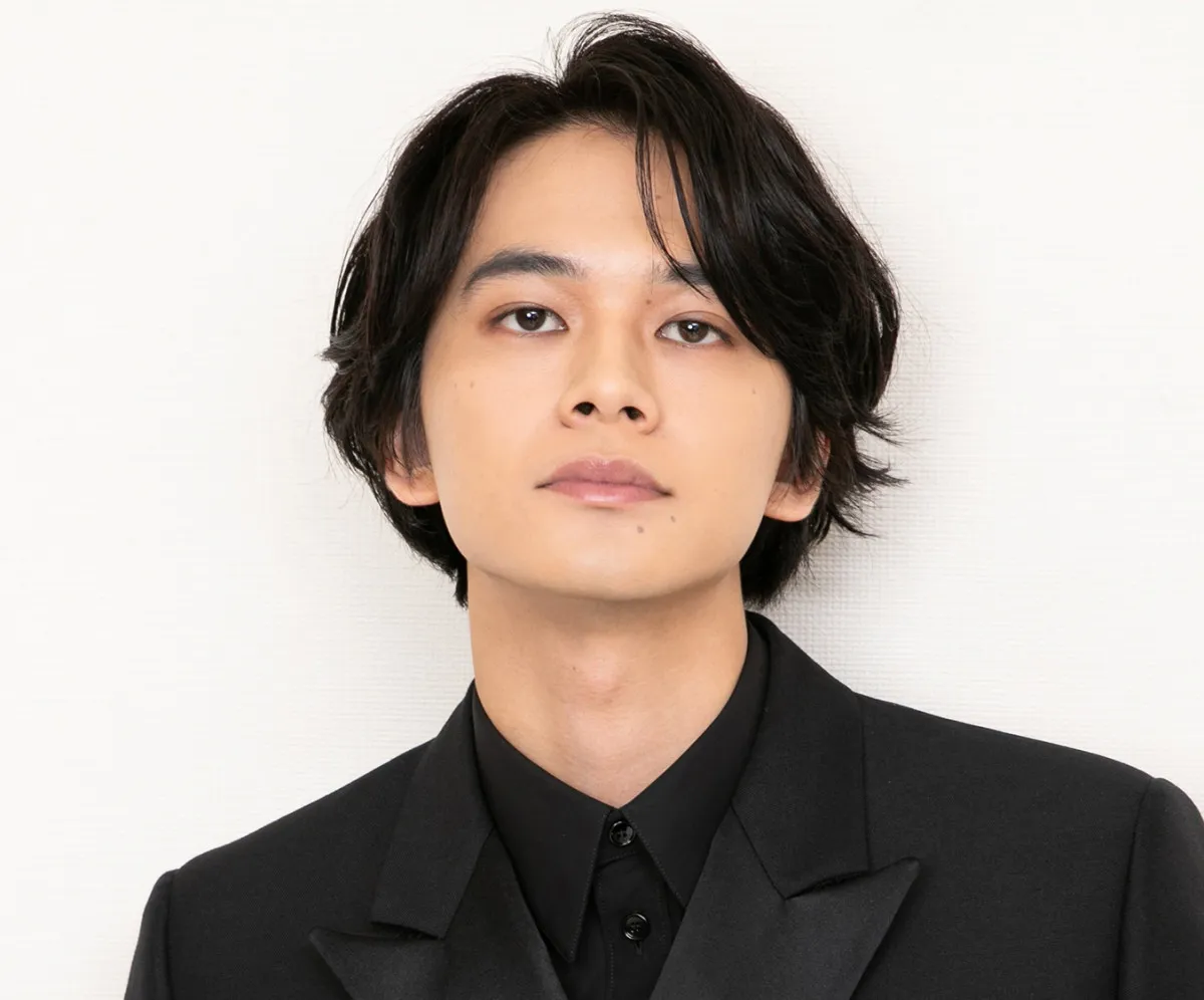 北村匠海、“妻”とのラブラブ写真「遂に！」「素敵な夫婦になりましたね」　『あんぱん』で今田美桜と共演