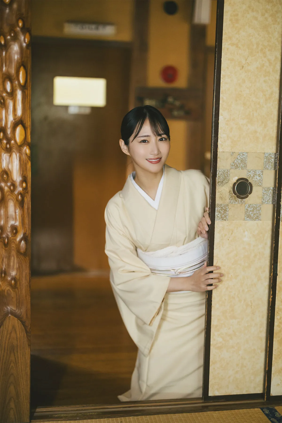 “伝説のレースクイーン”川瀬もえ「若女将の秘め事」　温泉旅館で艶やかショット公開