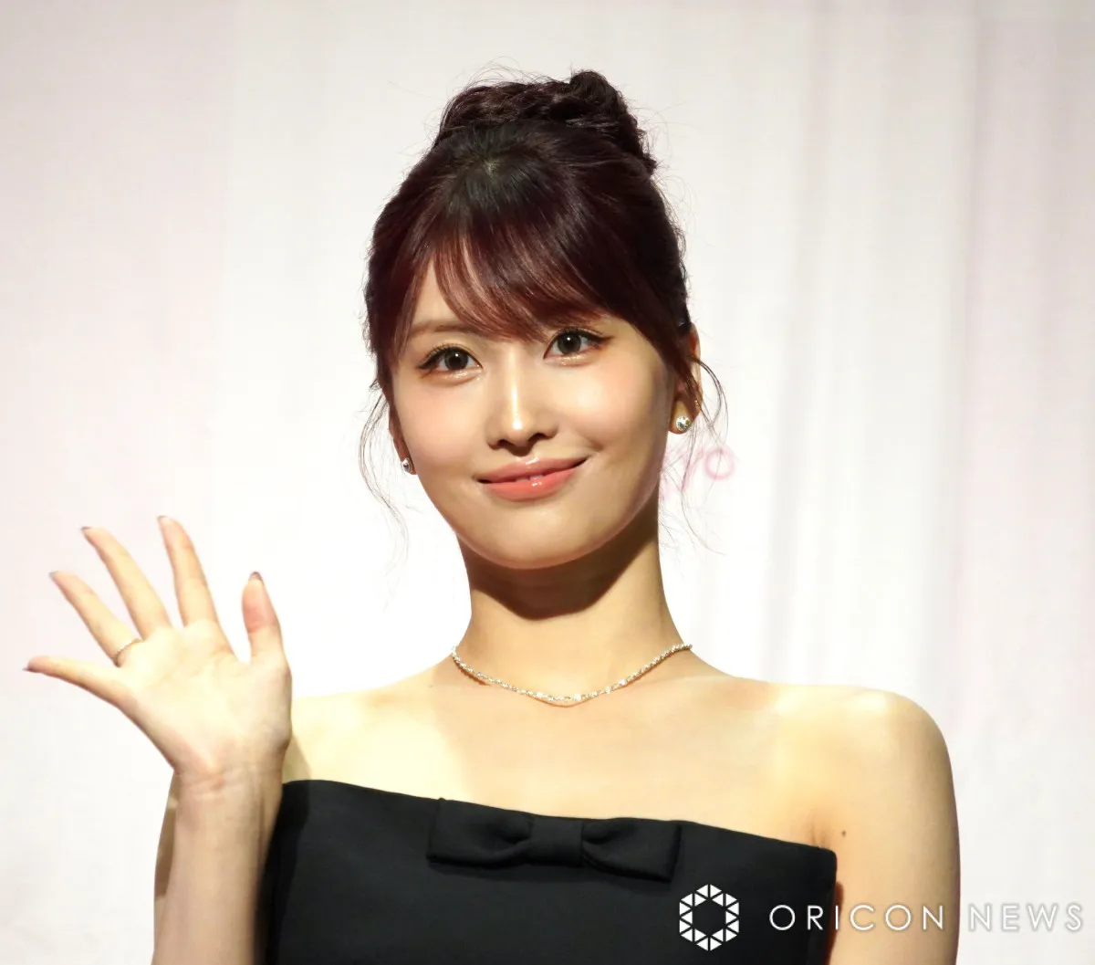 TWICE・MOMO、“斬新”プレゼントに思わず笑顔「めっちゃ潤うんじゃないかな（笑）」