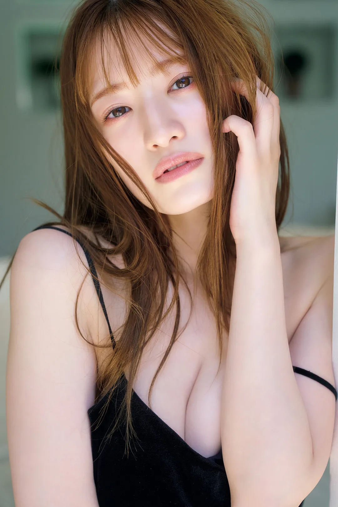 中田花奈、史上最高に美しく艶っぽい姿　『FLASH』表紙飾る