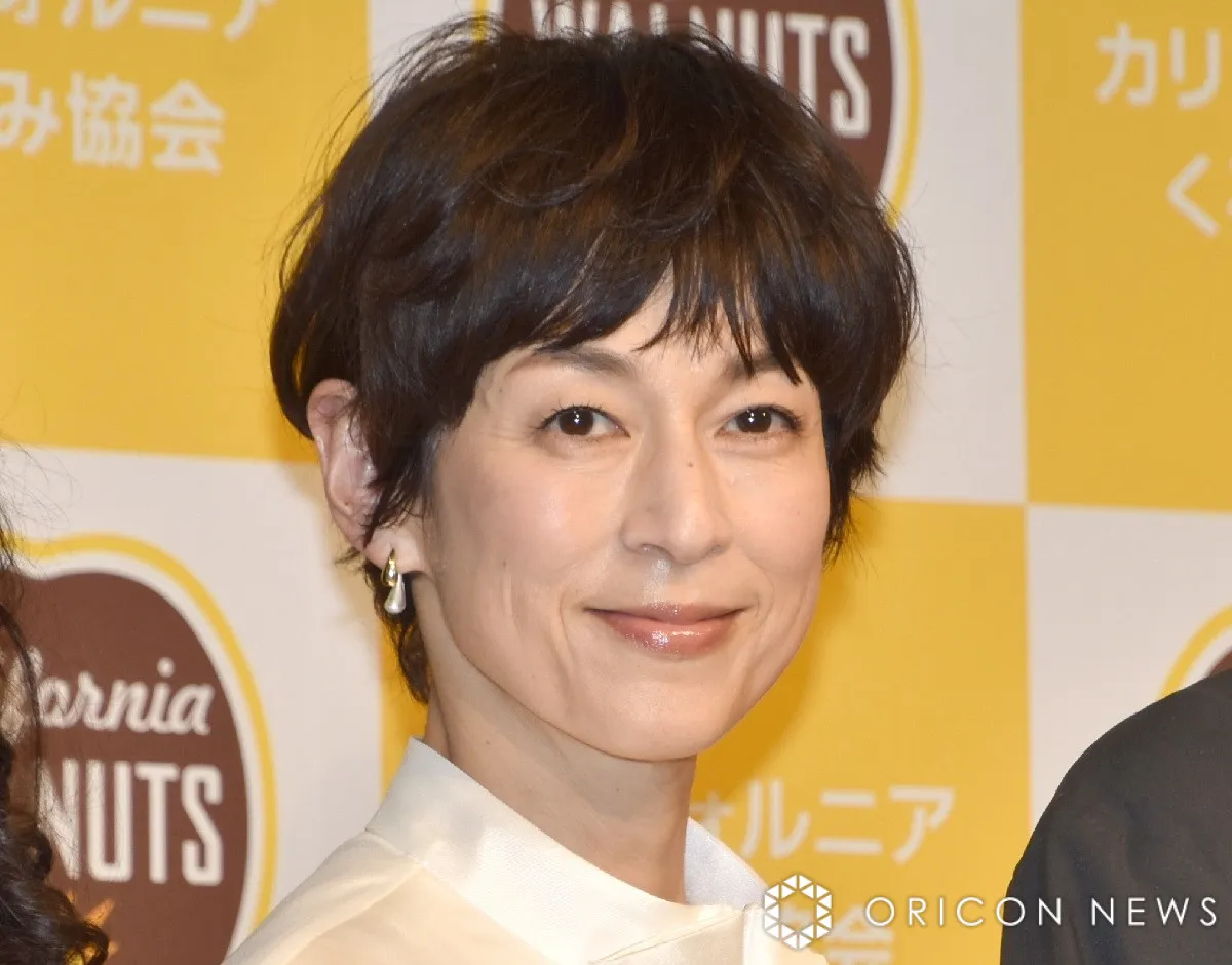 鈴木保奈美「人生初のメッシュを入れてみた」　新鮮な新ヘア披露に「いいね！」続々