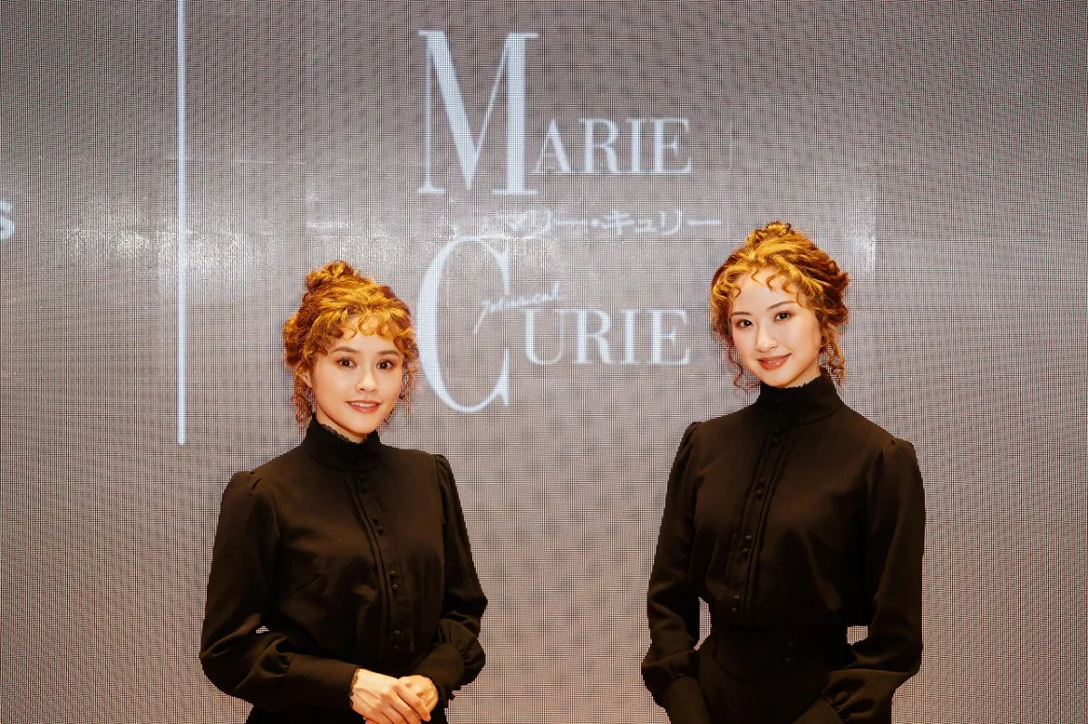 「こんなキレイな…」万博に“キュリー夫人”が2人も登場　昆夏美＆星風まどか、そろってマリー・キュリー役衣装