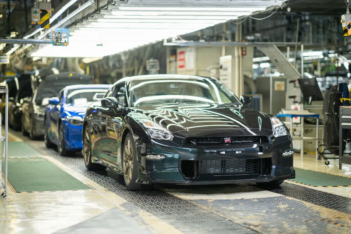 日産、『GT-R』（R35）生産終了　“最終生産車”は日本の顧客へ　栃木工場でオフライン式開催　CEO「これはGT-Rとの永遠の別れではありません」
