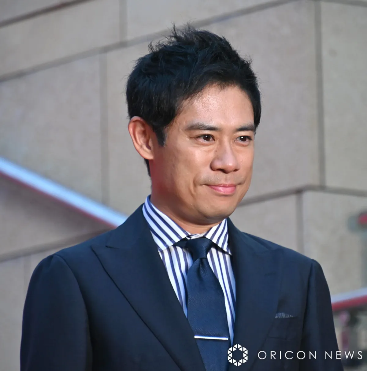 伊藤淳史、有村架純の婚約者役で自画自賛「終始、婚約者だった」　過去に“ギャルと塾講師”