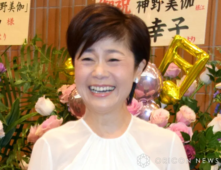 神野美伽、水着姿で開放的なバカンスショット「きゃー！」「セクシー」「最高の眺め」　ハワイ旅行でプール楽しむ