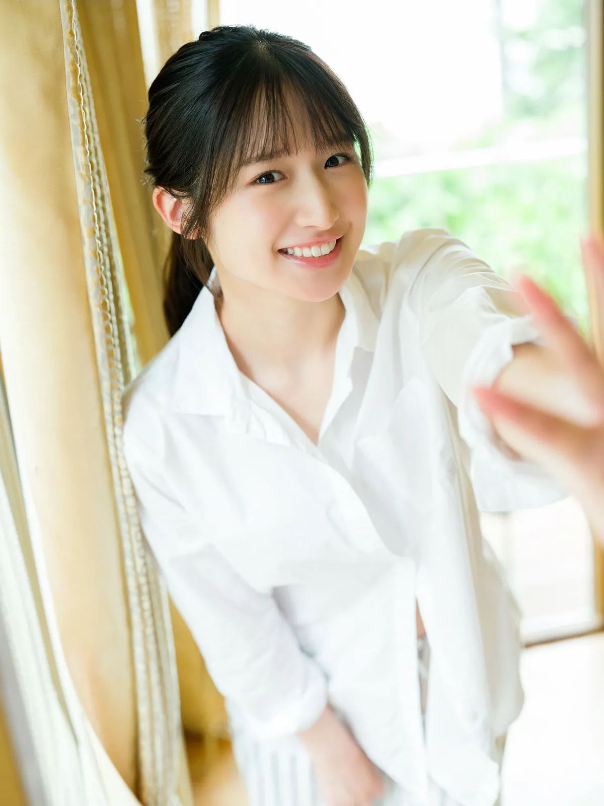 ゴルフ女子・貝賀琴莉、酷暑に耐えてグラビア撮影「柵も椅子も壁も熱くて」