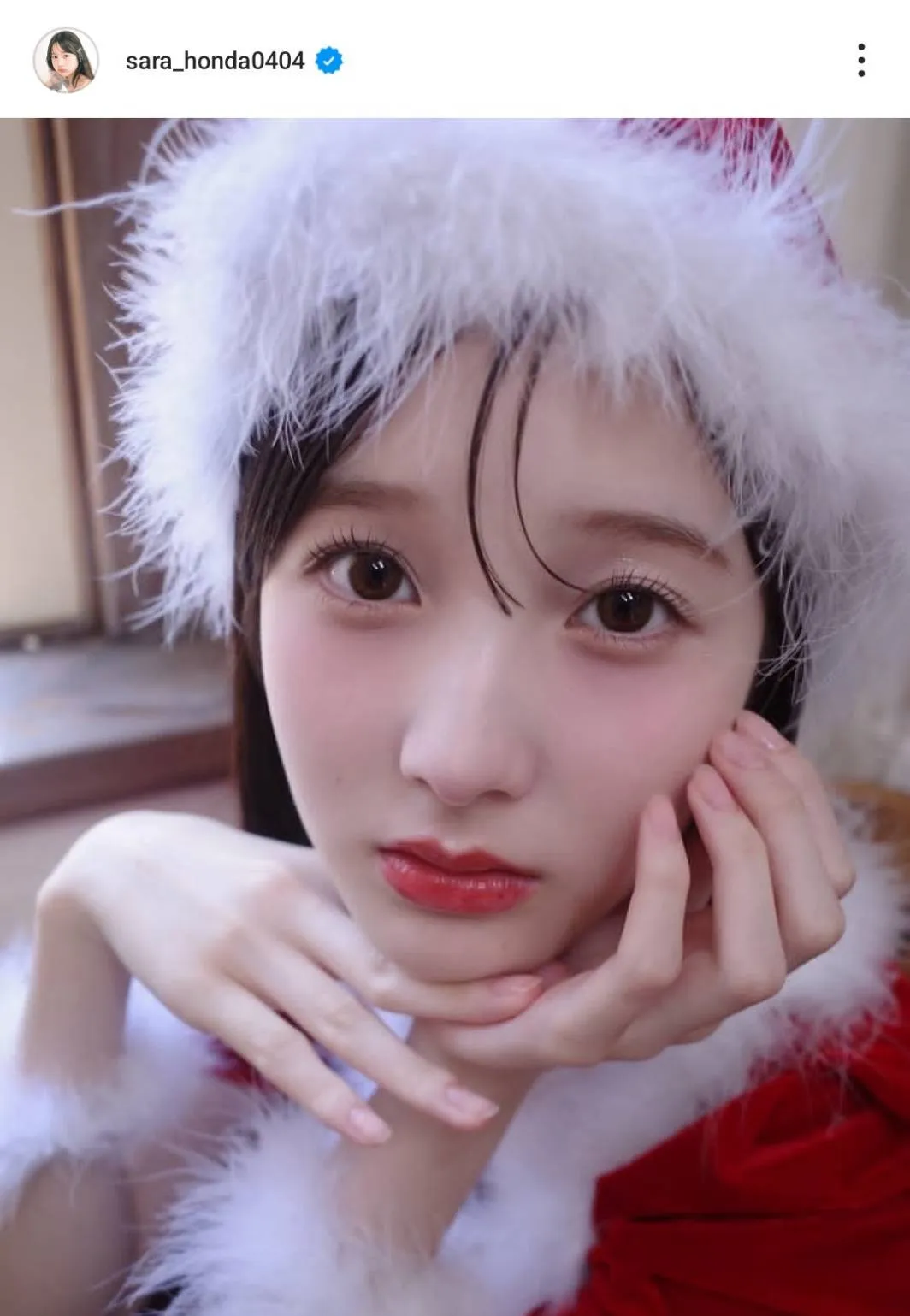 本田紗来、一足早い 「きゃわたん」“サンタコス”に「惚れてまうやろ」「指細くて可愛い」