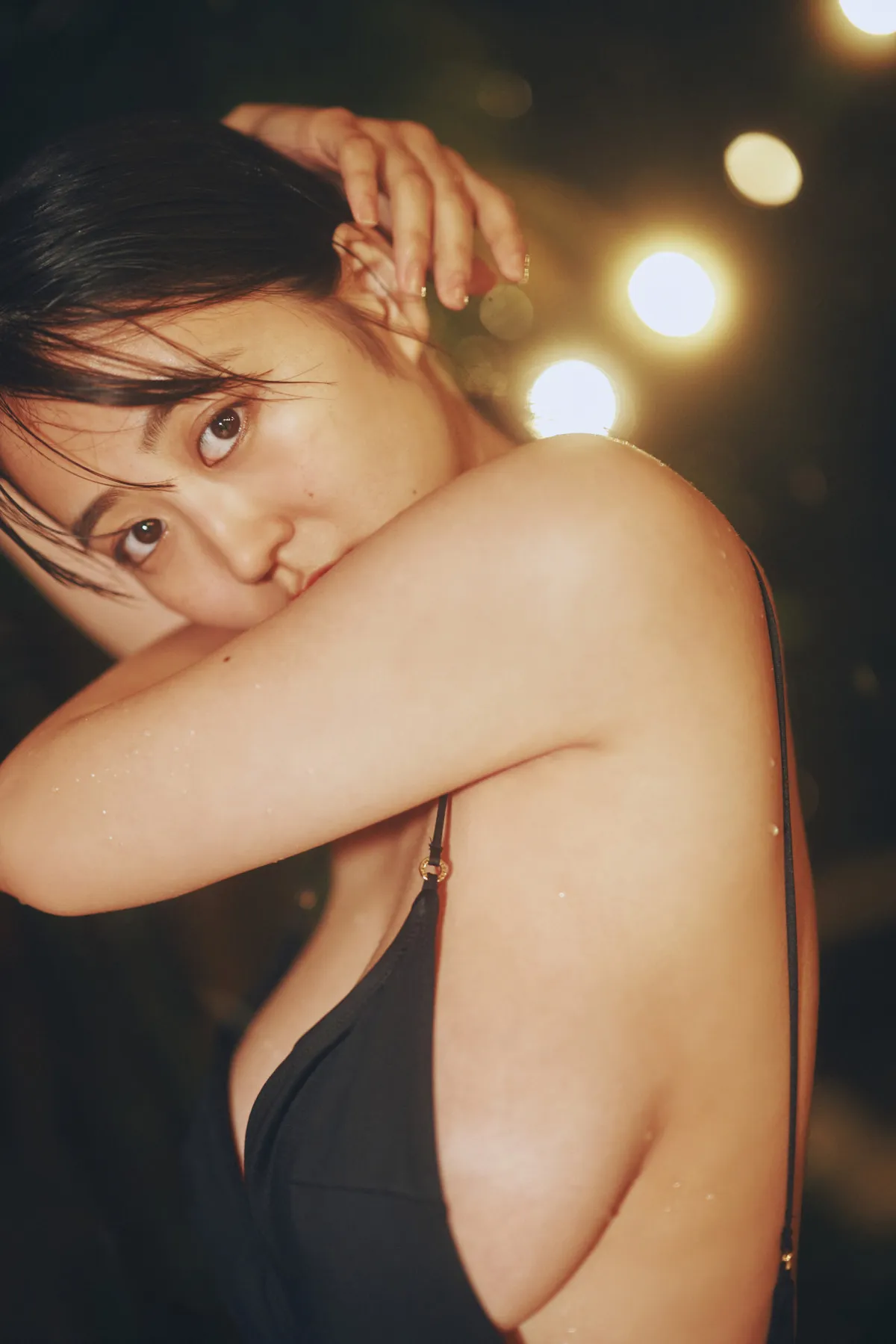 “グラビア界の大本命”20歳・福井梨莉華、ウルトラBODYを披露　1st写真集の第2弾先行カット公開