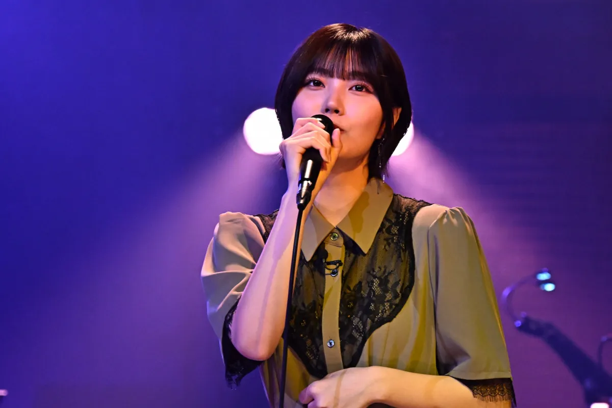 『Spicy Sessions』中西アルノ、「ネーブルオレンジ」ソロ歌唱「乃木坂46の曲は緊張します。背負うものが多いので」