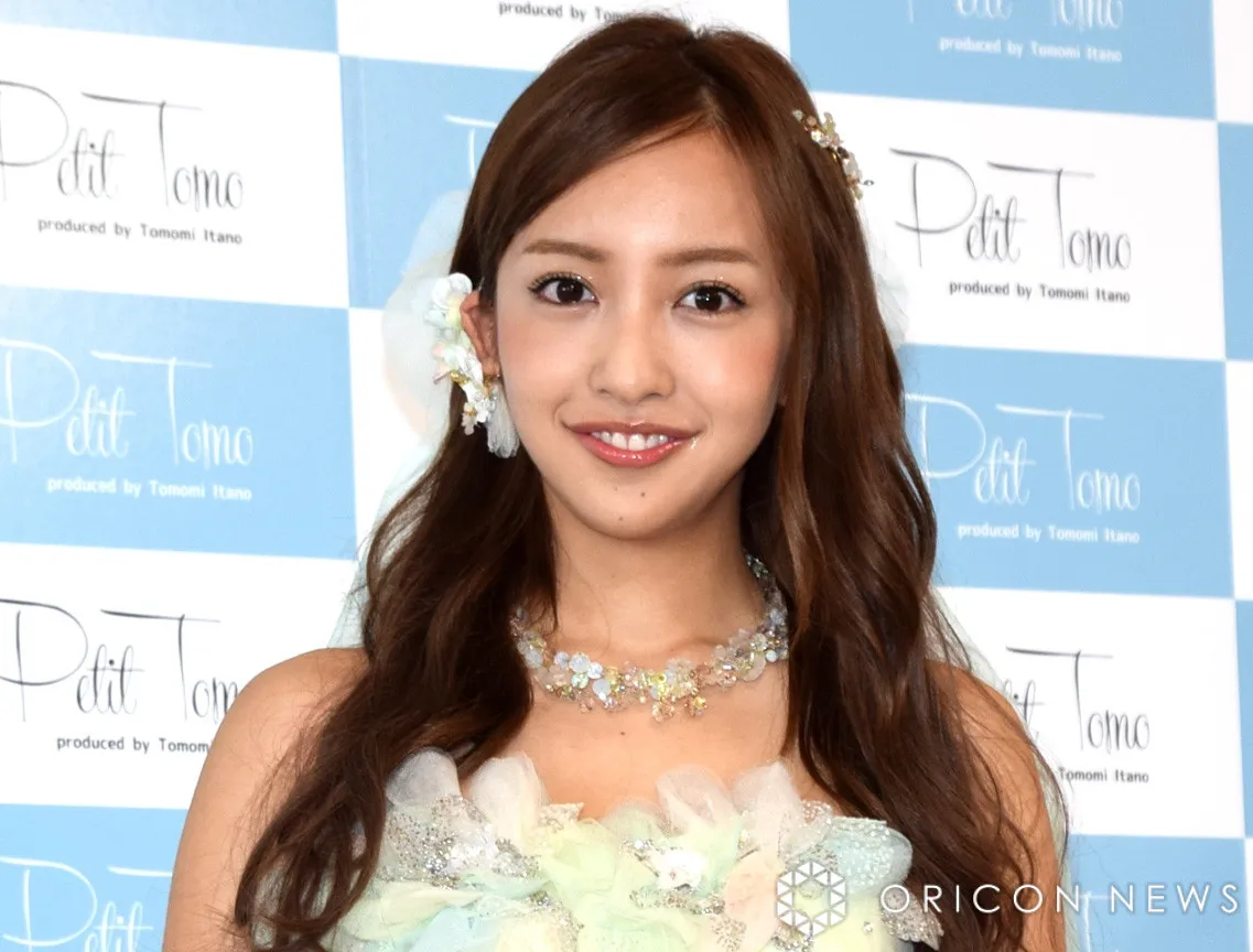 板野友美、引っ越ししたての新居でおうちプール満喫　すべり台付き“巨大プール”で大はしゃぎ「めちゃ楽しそう～！」「素敵なお家」