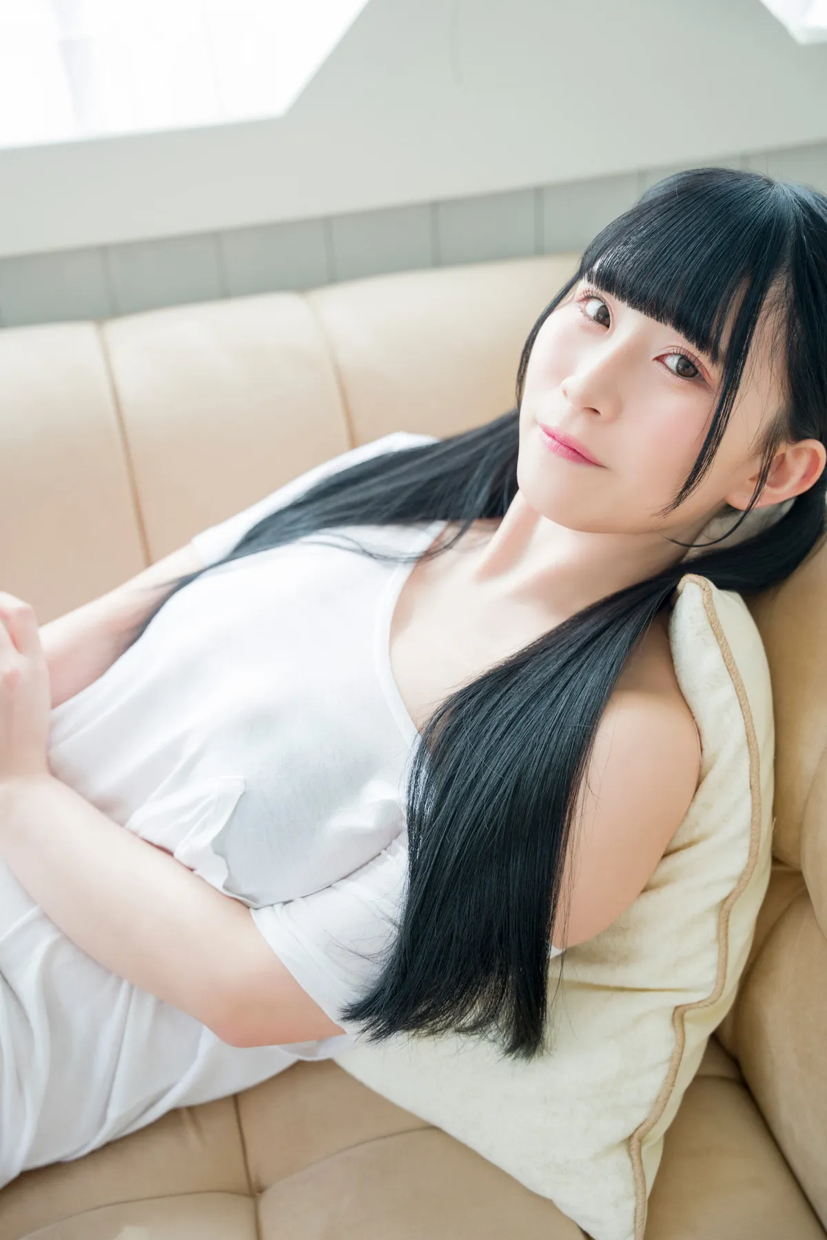 「ライブアイドル界最胸」のグラマラスボディ・拍羽想、デジタル写真集を2作同時リリース