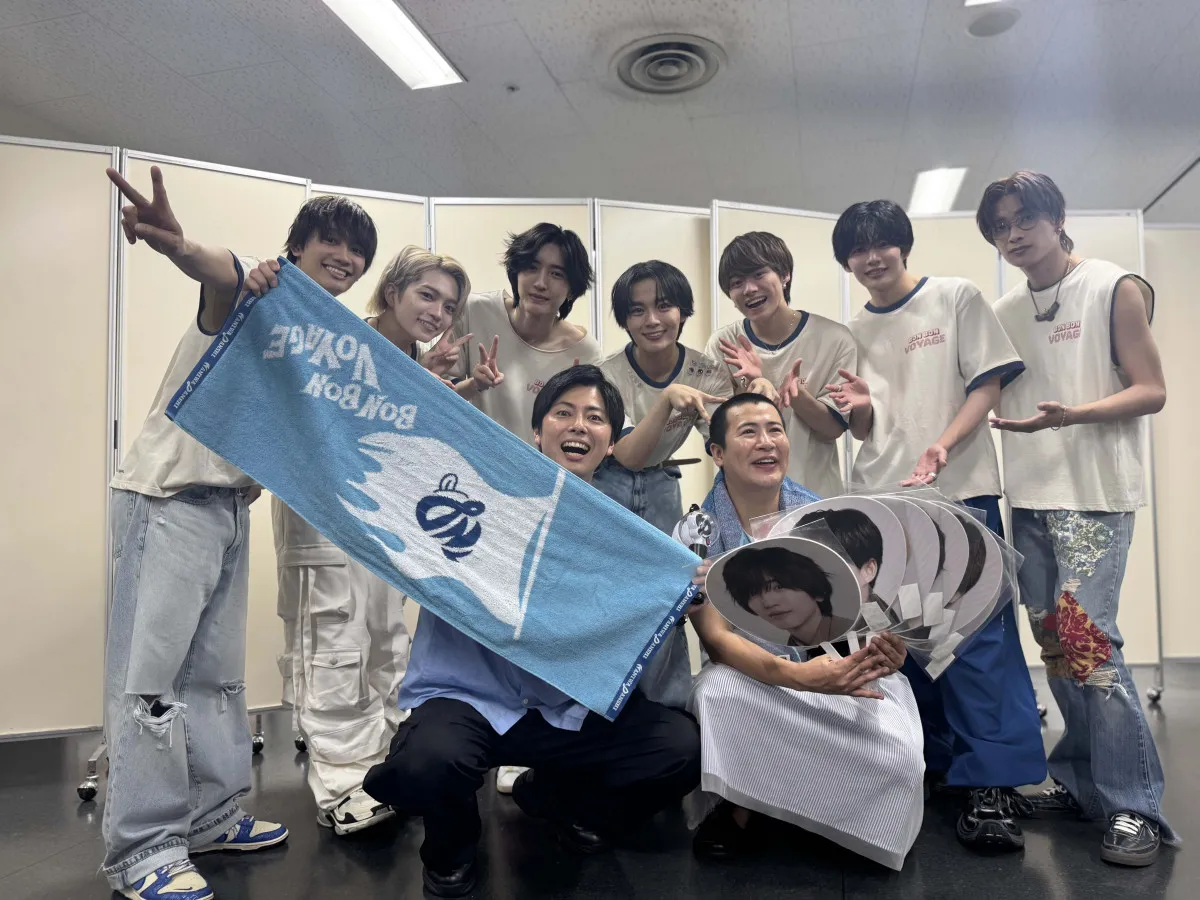 なにわ男子ライブの“関係者以外立ち入り禁止エリア”に潜入　道枝駿佑の愛飲ドリンク、西畑大吾バスローブの理由も明らかに