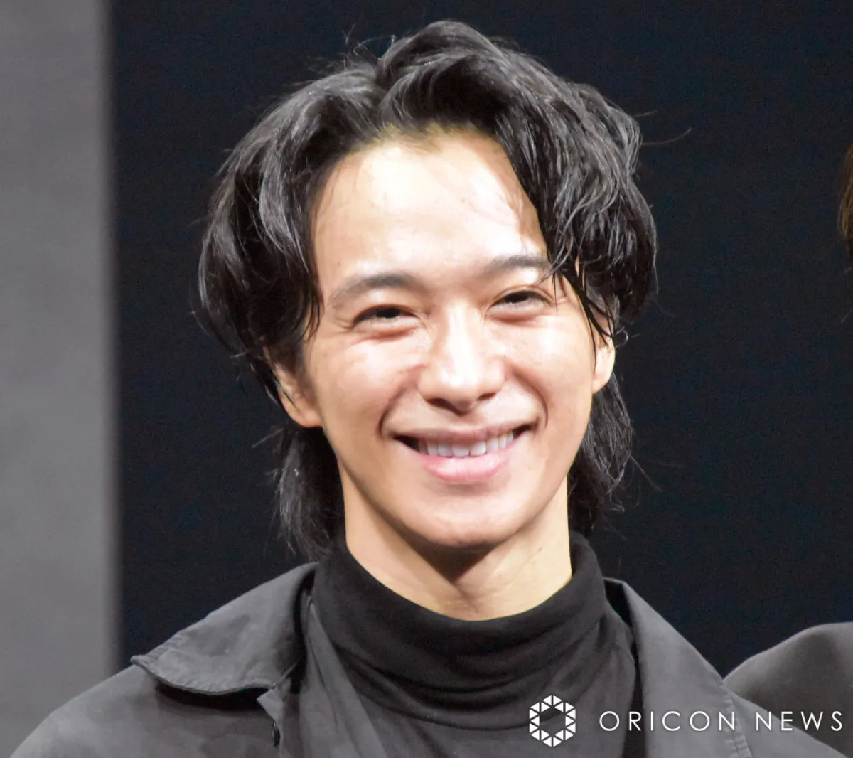 戸塚祥太、“善処”しながら主演舞台で奮闘「三軒茶屋を“アーモンド”の世界に」