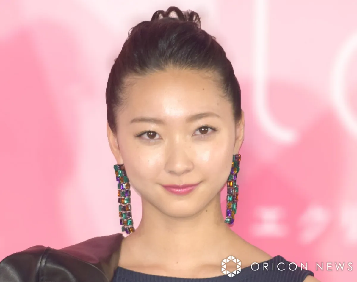 鈴木誠也の妻・畠山愛理、長男＆次男との親子3ショットに反響「かわいい」「お兄ちゃん、大きくなりましたね〜」