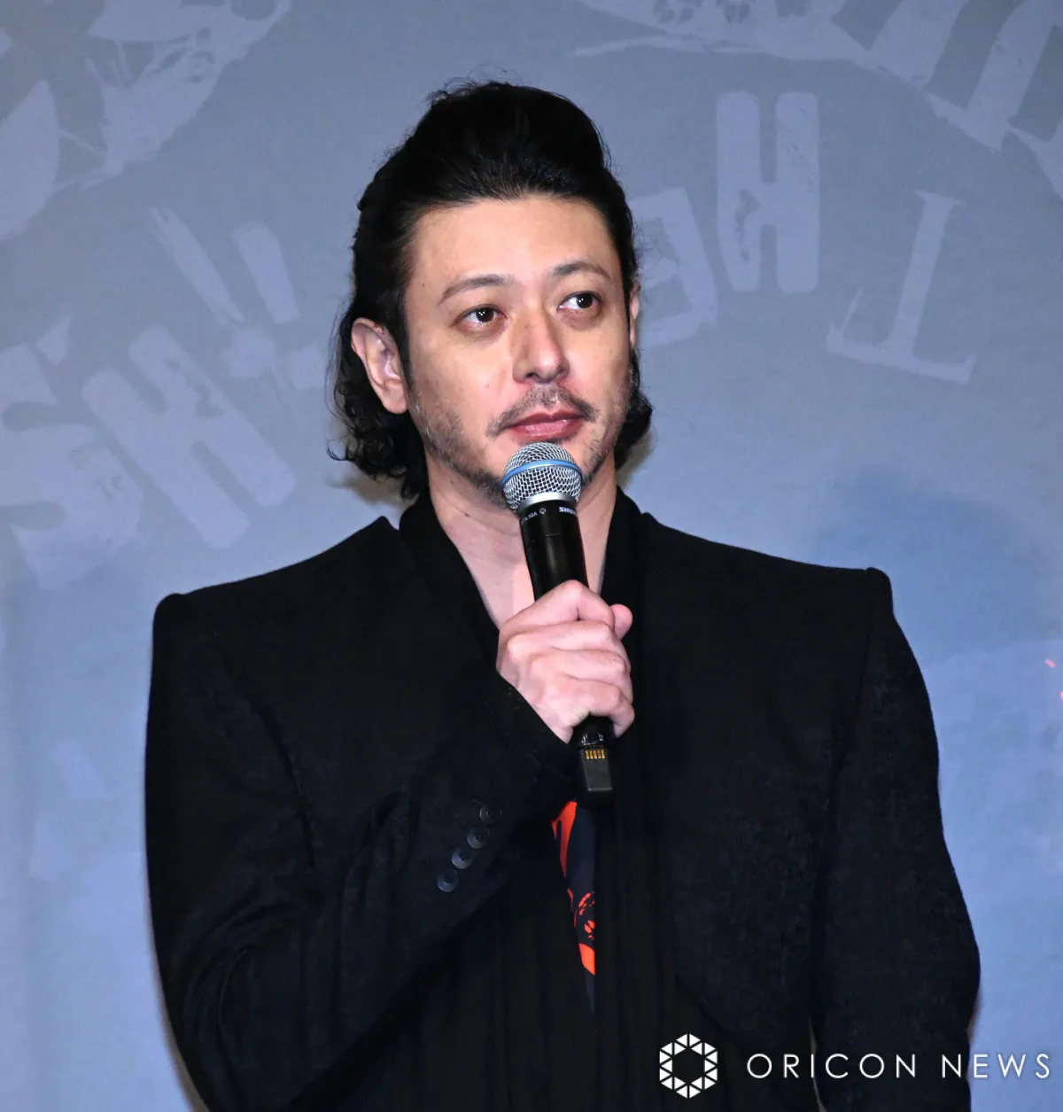 オダギリジョー、“犬”になり急きょ大ファンサービス 監督として切実なお願いも