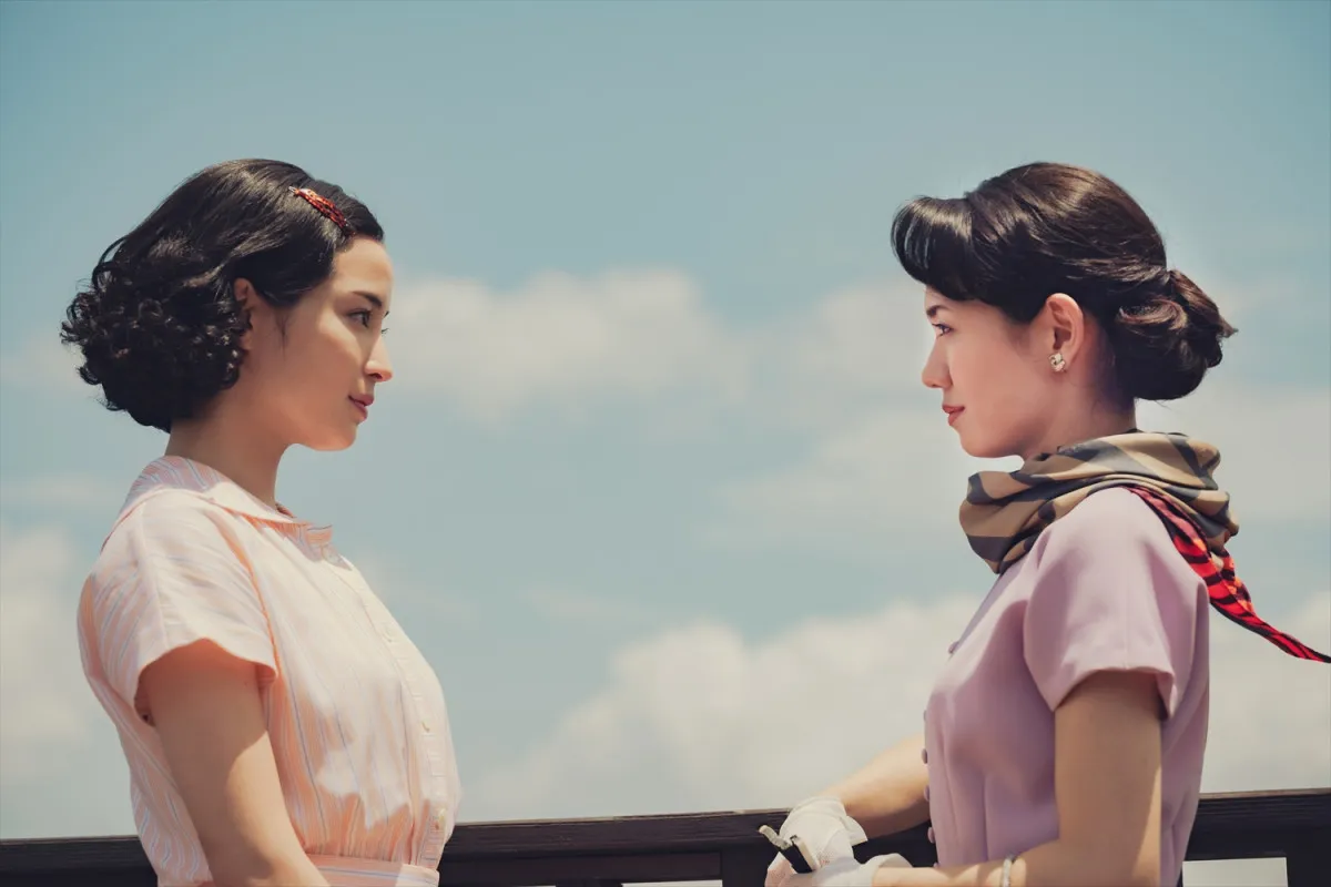広瀬すず×二階堂ふみ、“出会い”のシーンからヒリヒリ　映画『遠い山なみの光』本編映像公開　ロンドン映画祭で上映決定