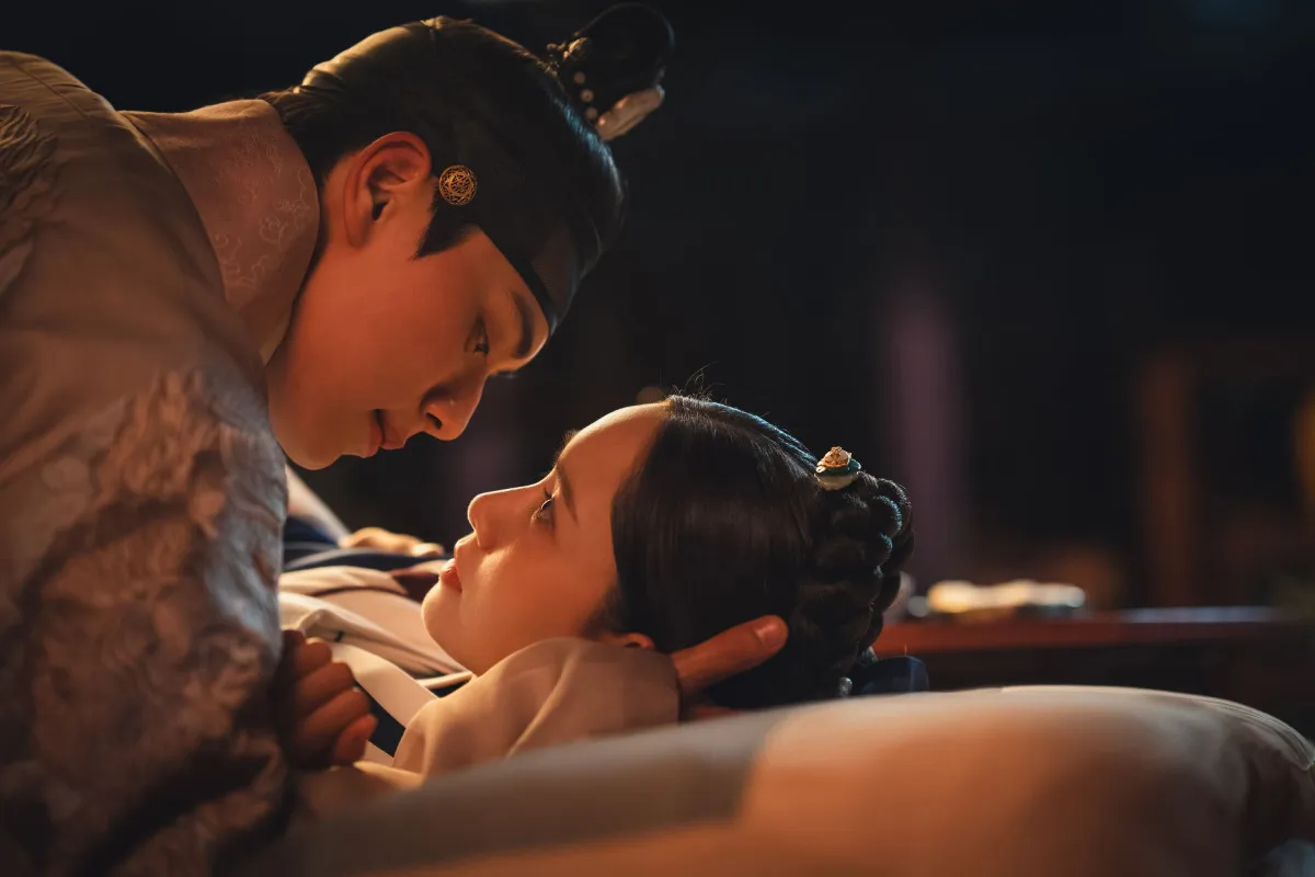 少女時代・ユナ＆イ・チェミンが熱いキス…「このカップル大好き」「ハッピーエンドを応援」　『暴君のシェフ』動画公開
