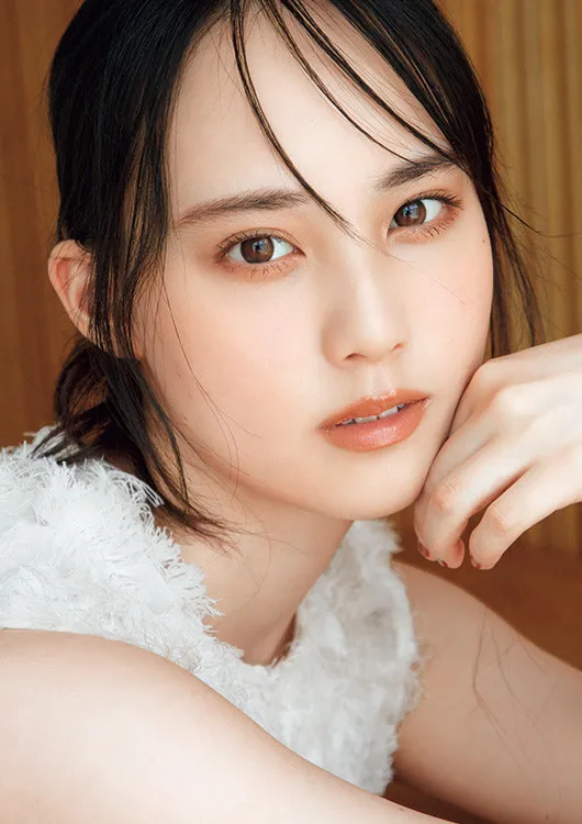 日向坂46松尾桜、『andGIRL』で初ソロ雑誌撮影　小坂菜緒へのラブコールも