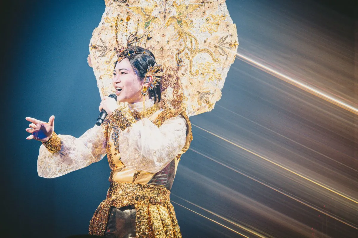 氷川きよし、豪華衣装と多彩な演出で“現在地”を示す東京公演開催　最新曲「白睡蓮」も披露【ライブレポート】