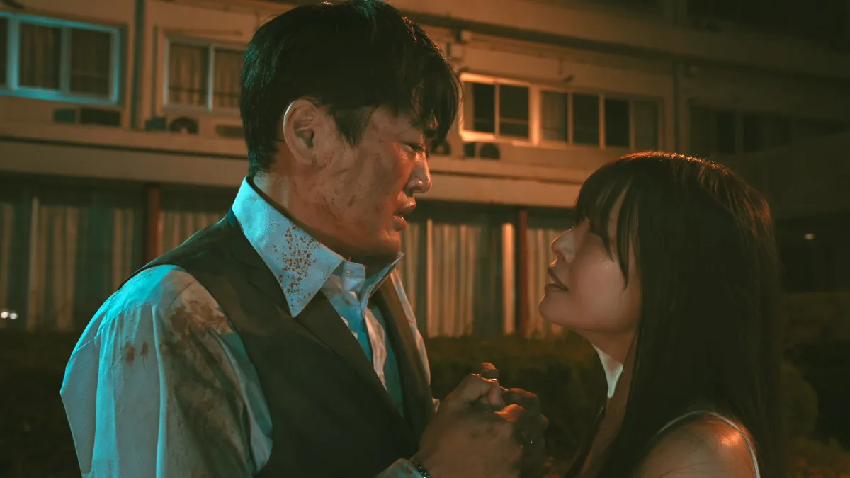 『デスキスゲーム』急接近の場面カット解禁　劇団ひとり×八木奈々、森田哲矢×橘メアリー