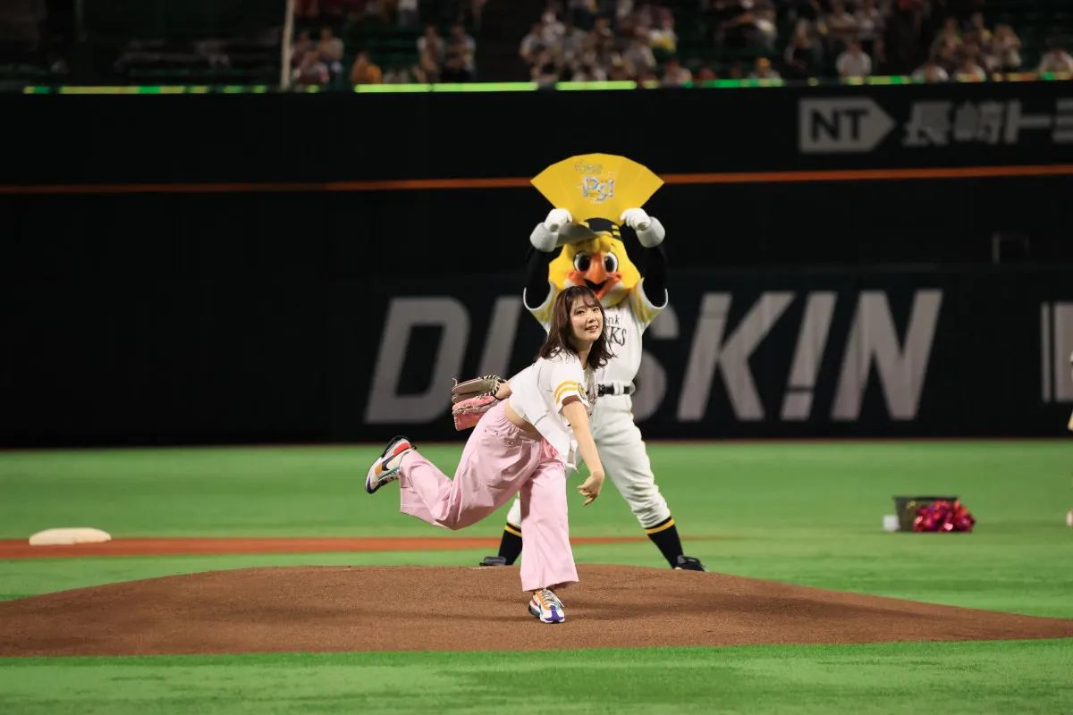 内田真礼、ソフトバンク始球式でノーバンらずも大歓声　勝利の女神は健在で“無敗の6勝目”