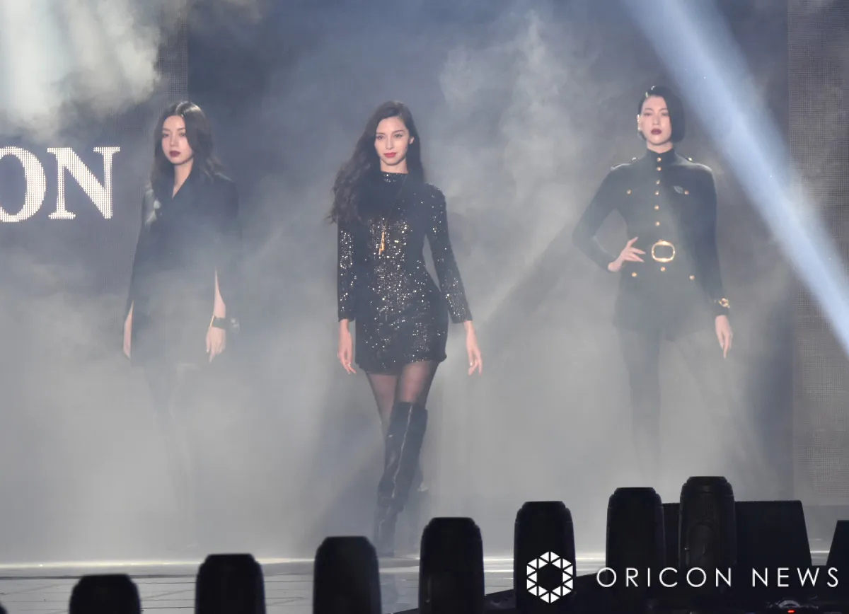 『TGC』トップモデル3人による“豪華”幕開け　中条あやみ＆三吉彩花＆池田エライザが登場