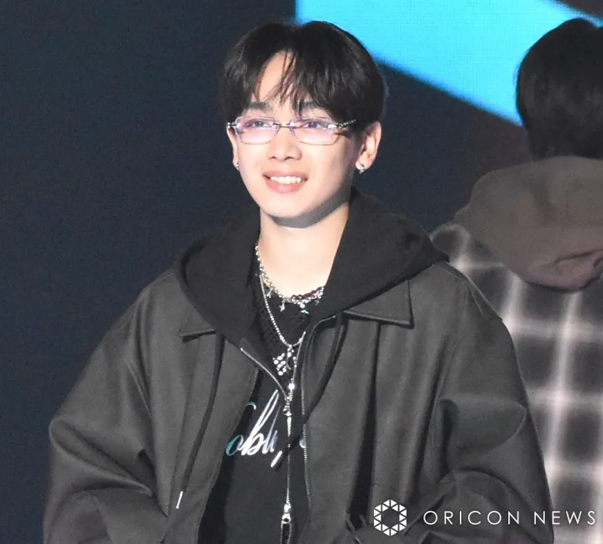 『TGC』宮世琉弥、リムレス外しに会場沸く　“姫ライン”山下幸輝とロータッチ