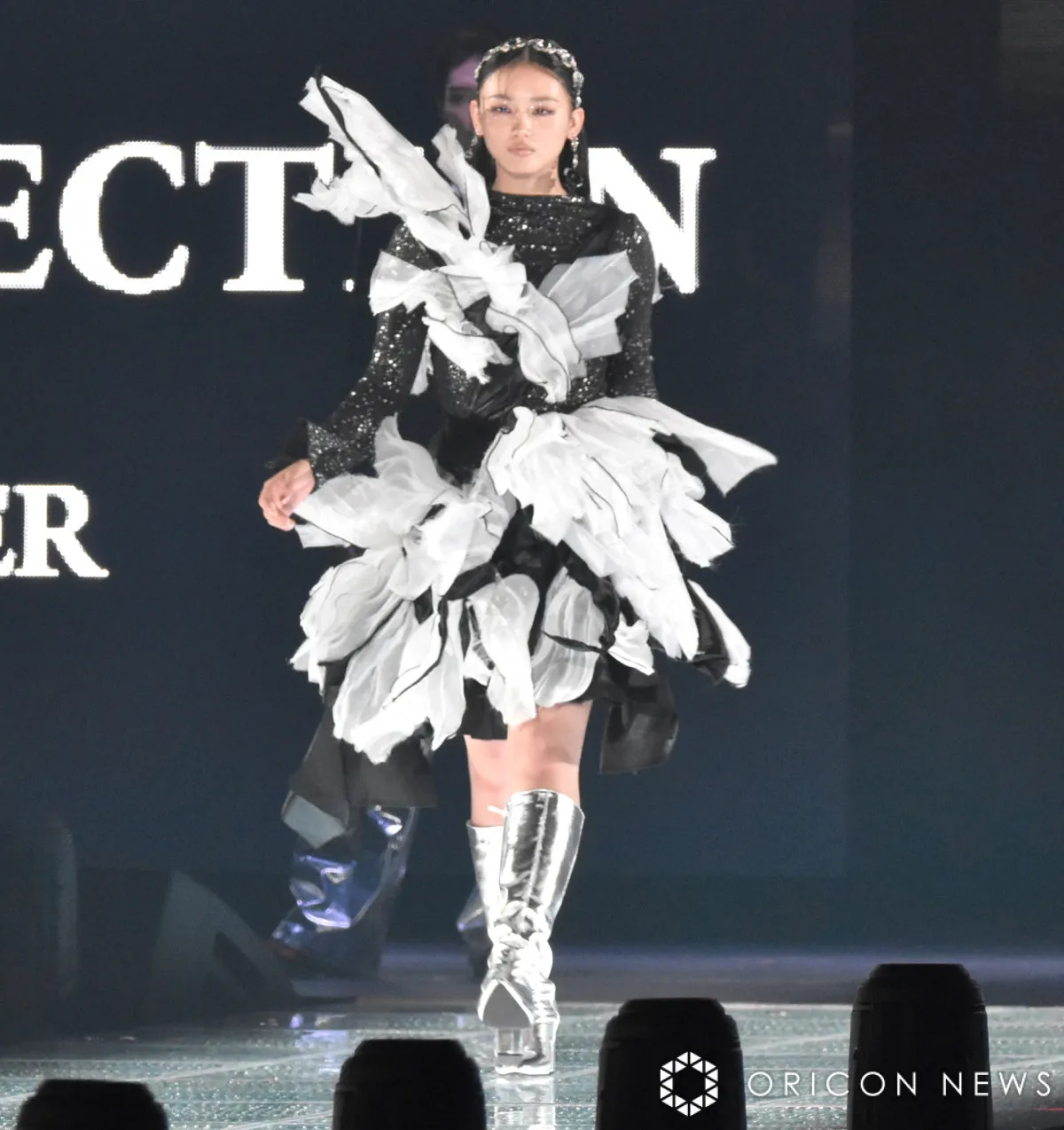 『TGC』櫻坂46・山崎天、同日に3度のランウェイ　ラストは近未来衣装で異彩オーラ