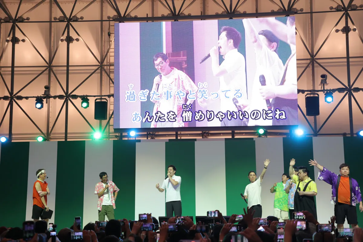 明石家さんま＆吉村洋文知事、万博の夜にサプライズ登場で騒然　知事はカラオケ熱唱「やっぱ好きやねん」「大阪ー！」
