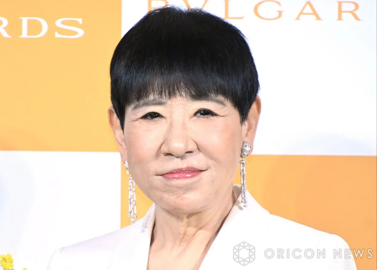 和田アキ子、さんまと肩抱き2ショット　往復7時間で滞在1時間20分、古希祝いのフェス駆けつけ