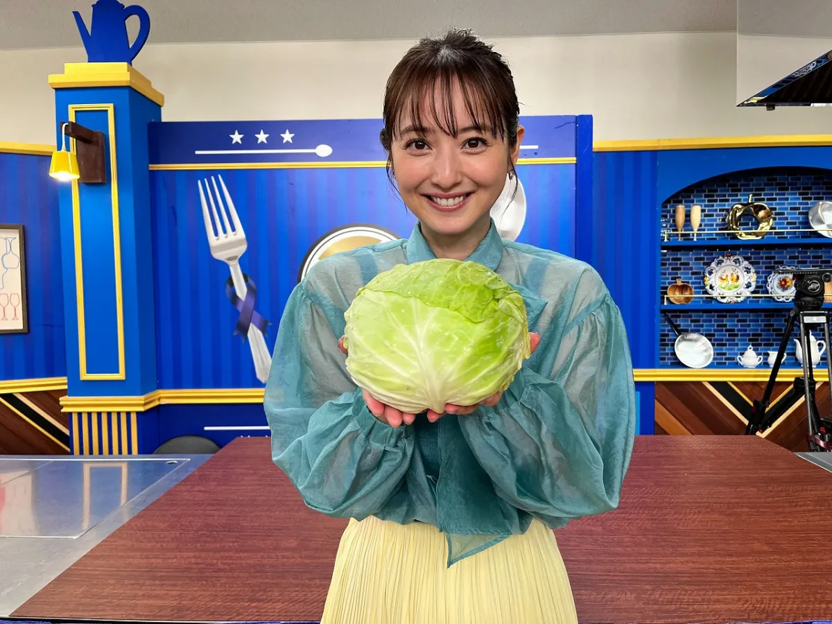 『激突メシあがれ』レシピ投稿サイトで人気誇る3人が“斬新”キャベツ料理披露　佐々木希もアイデアに驚き【コメントあり】