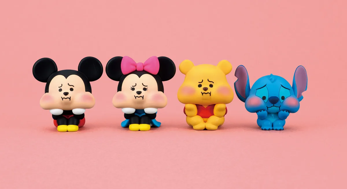 ミッキーたちが“すねてます”　ぷくっとほっぺがかわいいフィギュアがカプセルトイに