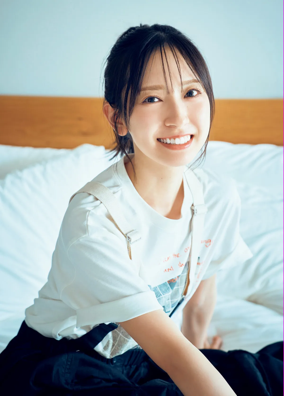 日向坂46金村美玖、透明感抜群な夏の肌見せコーデ　『マガジン』表紙＆巻頭に登場