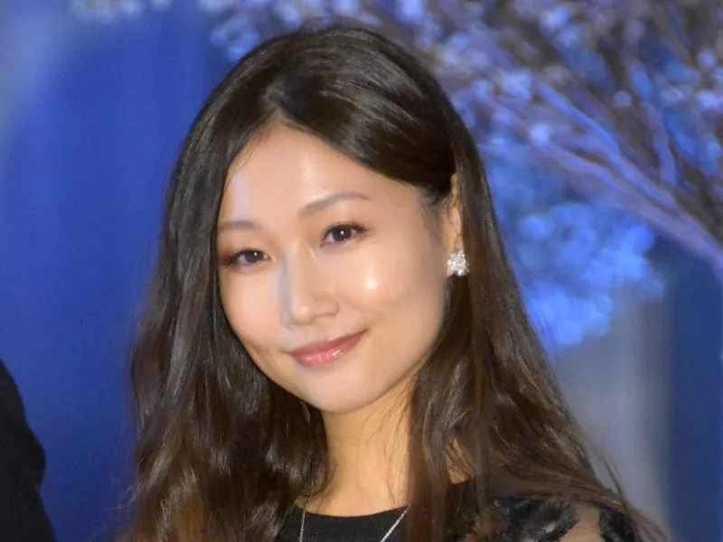 43歳・大塚愛、新アー写に「とっても可愛いです」「変わらずビジュアル良い」反響