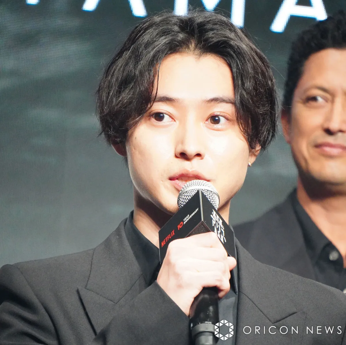 山崎賢人、『今際の国のアリス』新作でネタバレに焦り　佐藤信介監督は「ギリギリ」判定
