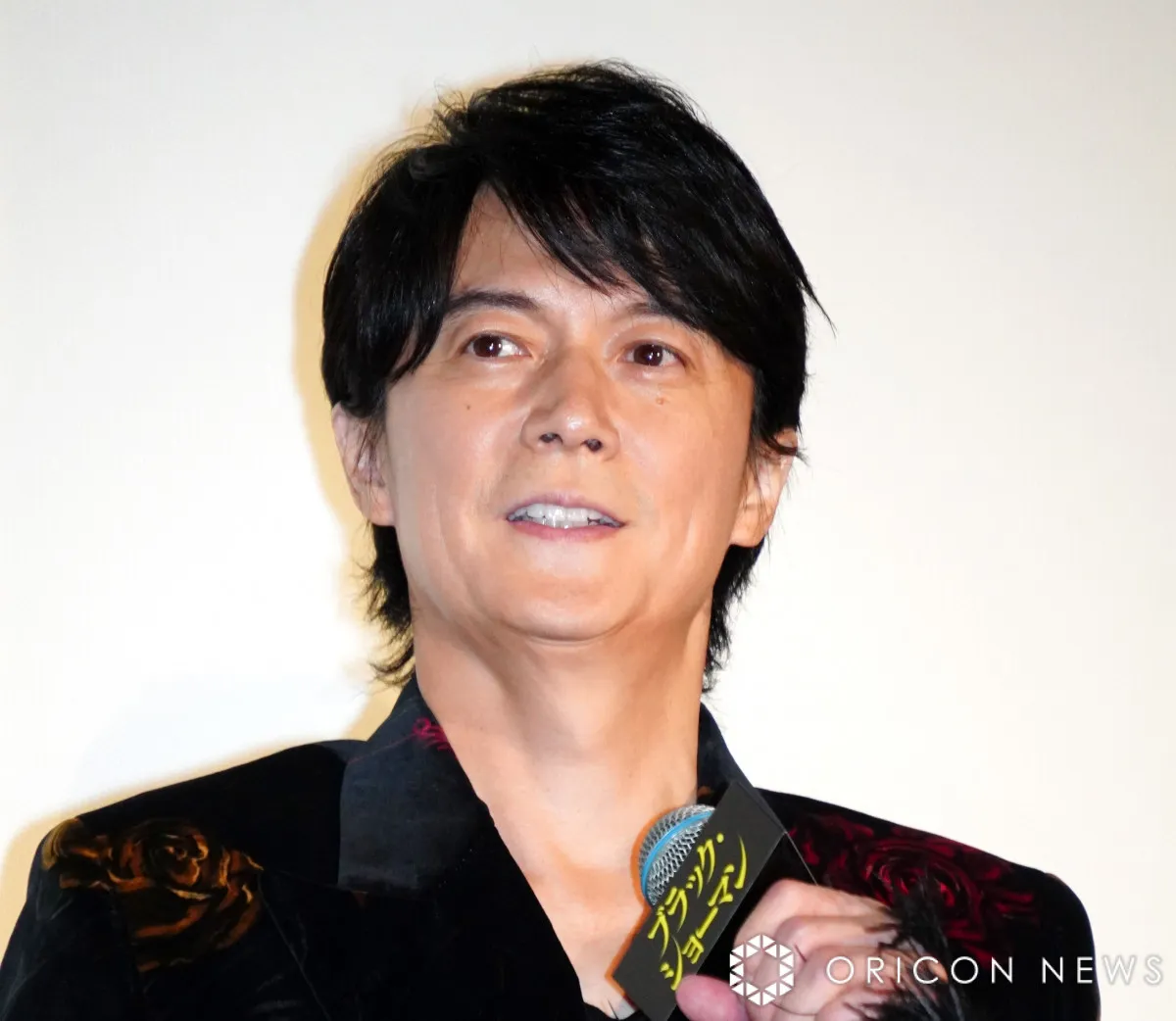 福山雅治、次回作はトム・クルーズばりのアクション？　東野圭吾氏からのメッセージに宣言「先生に飛べと言われたら、飛ぶしかない」