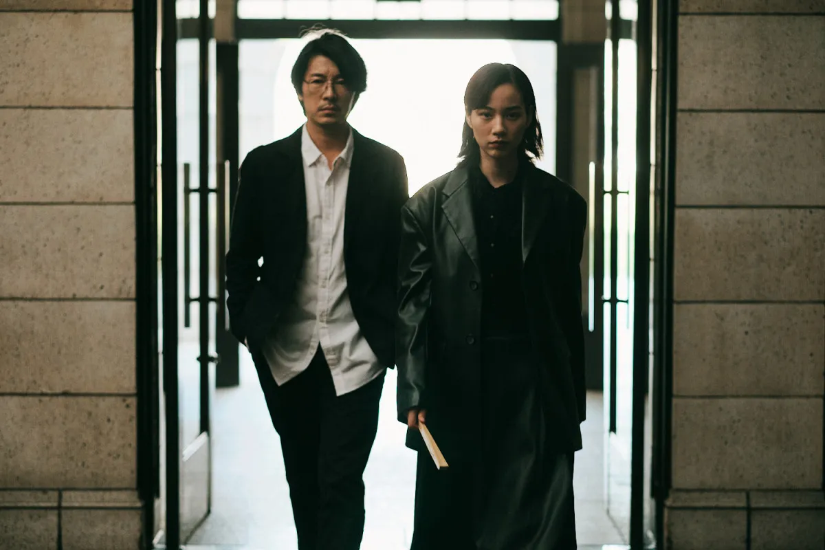 ABEMAドラマ『MISS KING』場面カット&相関図が解禁 盤上の戦いに挑む前の強烈なオーラ漂うショットも