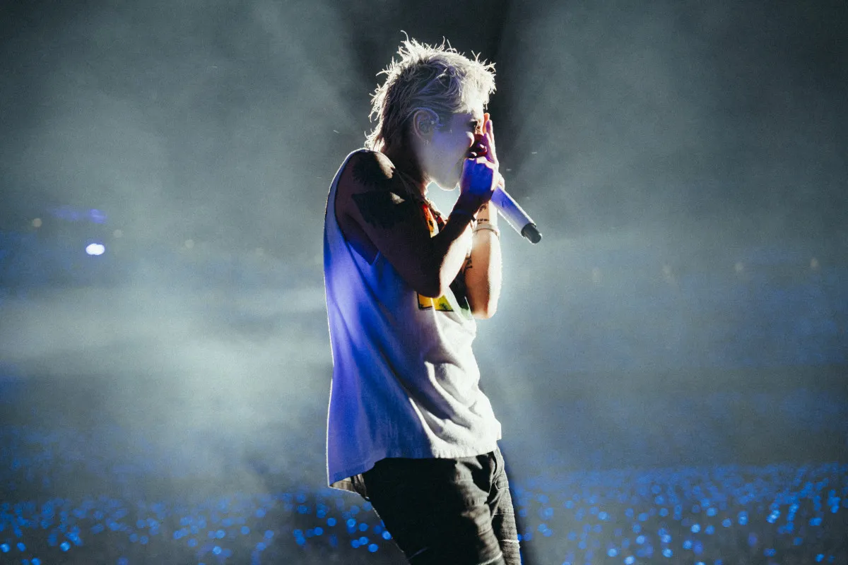 魂の歌、揺るがない絆――ONE OK ROCK、20周年ツアー“伝説”の日産スタジアム公演【ライブレポート】