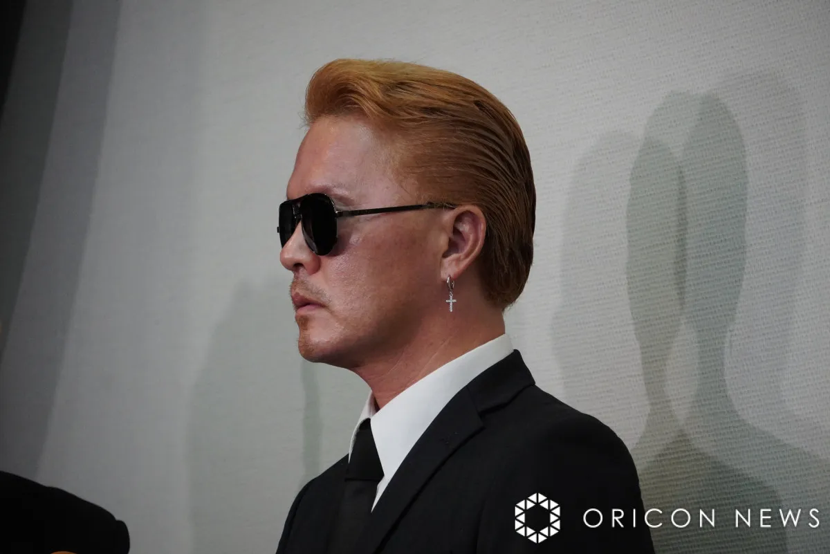 通夜に突然現れた“ものまね芸人”、有吉弘行のコメントに反応「関係ありますか？」「お会いした事もないのに」