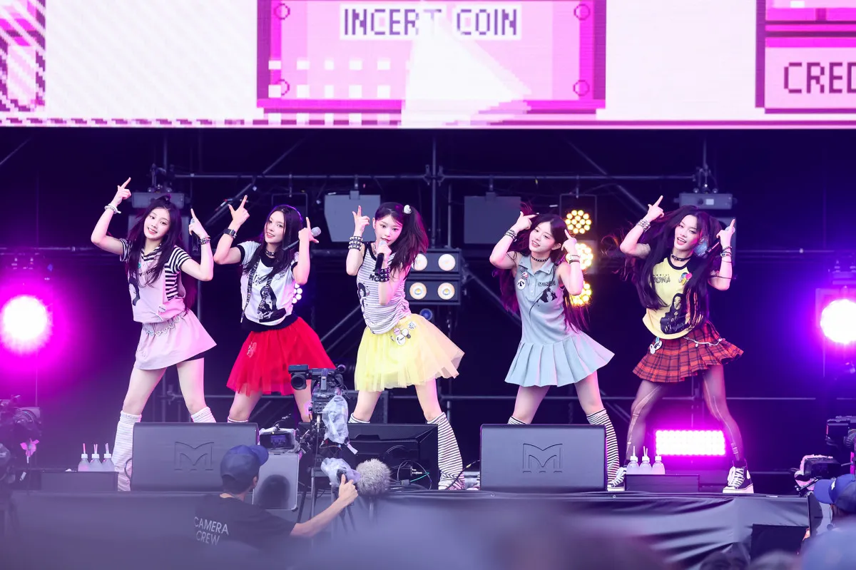 ILLIT、『ROCK IN JAPAN』で全11曲生バンド熱狂ステージ　IVEともにK-POPガールズグループ初出演