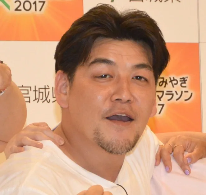 サンドウィッチマン・富澤たけし、飛行機の座席の“もやもや”明かす