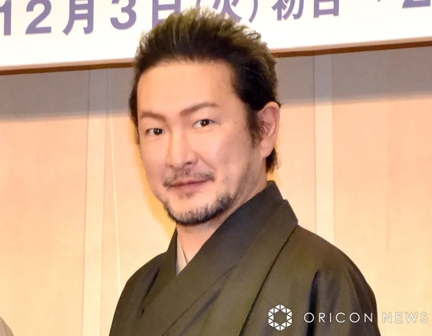 中村獅童、妻＆息子たちとの“顔出し”家族ショット添え53歳の誕生日を報告「おめでとうございます！」「素敵な家族写真」