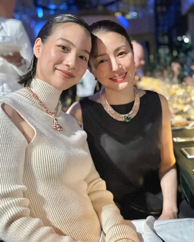 のん＆井川遥、華やかドレス姿で2ショット披露「久々の『親子』共演」「美しき母子」