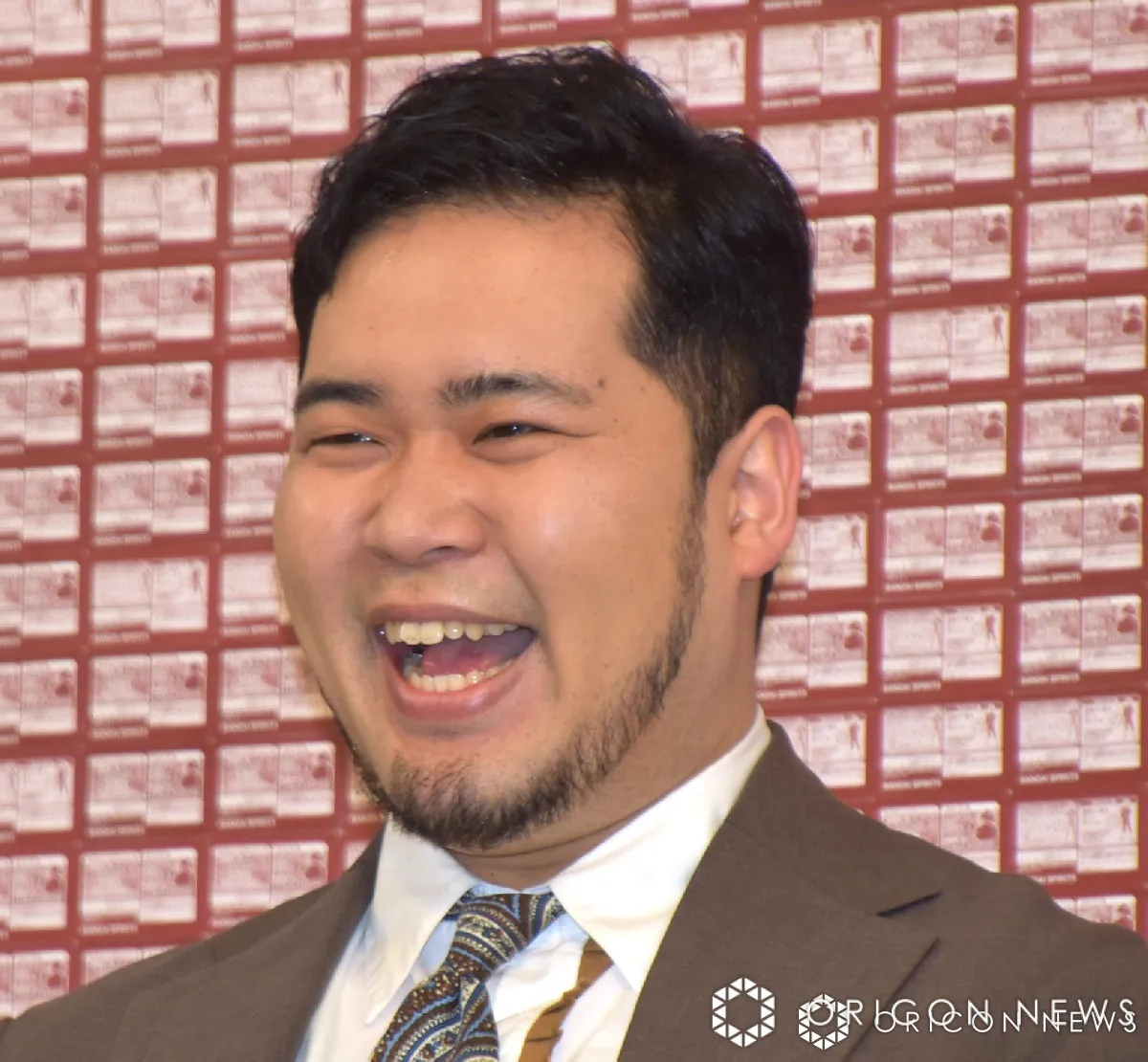 松井ケムリ、ティモンディ・前田裕太に代わってJ-WAVE『GURU GURU!』新ナビゲーターに「水曜の夜を盛り上げたい」