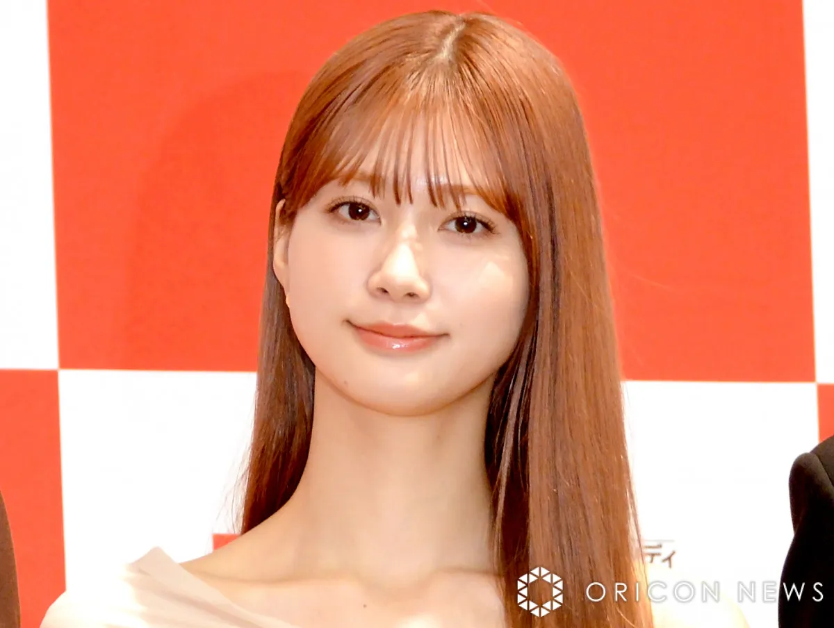 めるる・生見愛瑠、太もも美脚全開なパーカーコーデ「スタイル抜群」「どんなお洋服でも似合うとか最強」