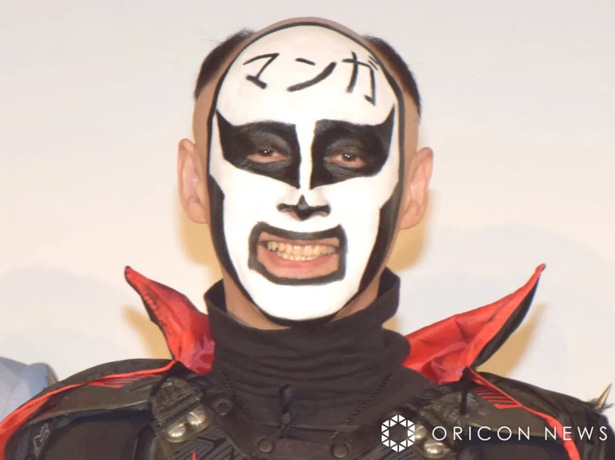 「親父の東京記録～」鉄拳、観光楽しむ父親の“顔出し”ショット紹介　「お若いですね～笑顔が素敵」「お父さま楽しそう」と反響