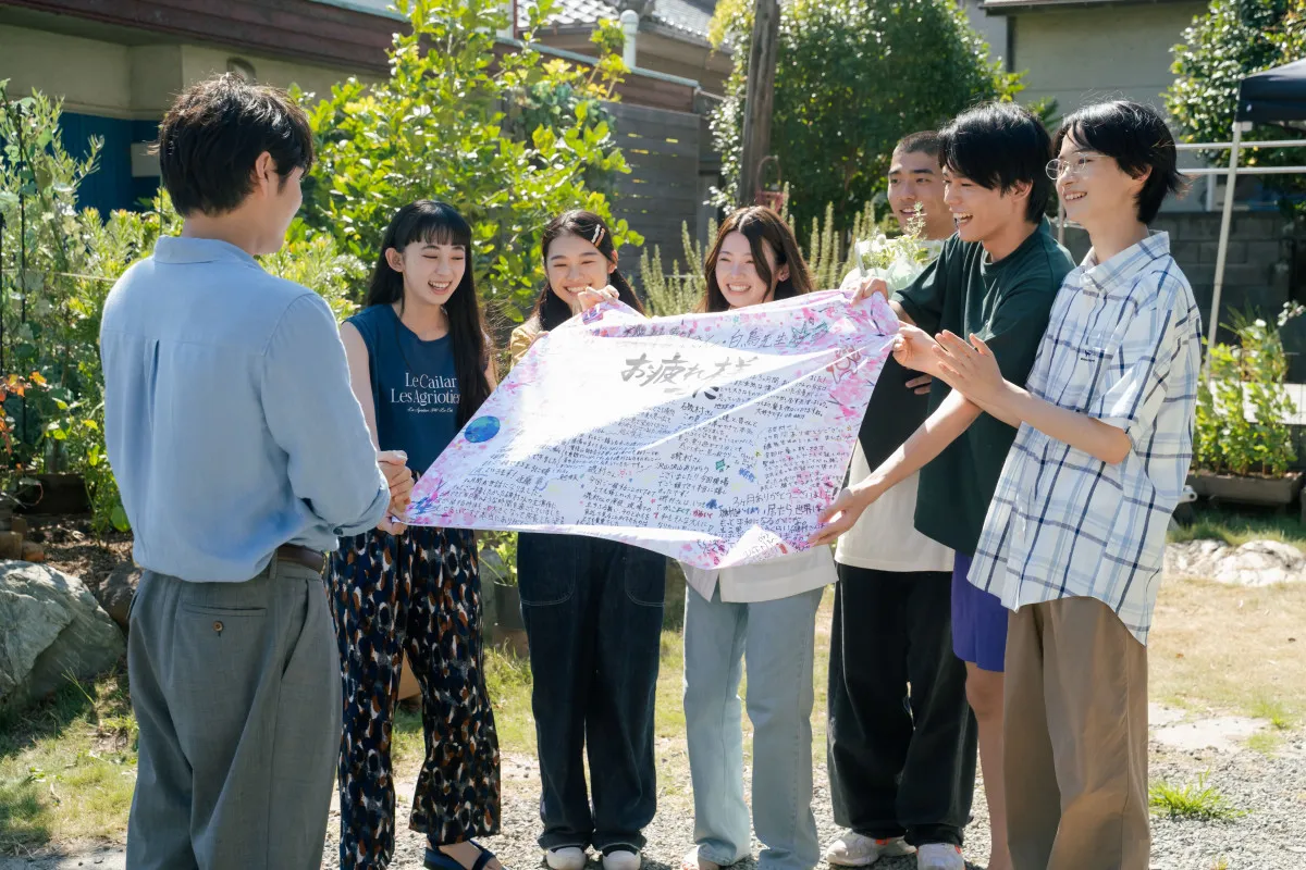 『ぼくほし』最終回　生徒11人がラストに私服サプライズ・手作りの贈り物　磯村勇斗は“どこかへ走りだす”