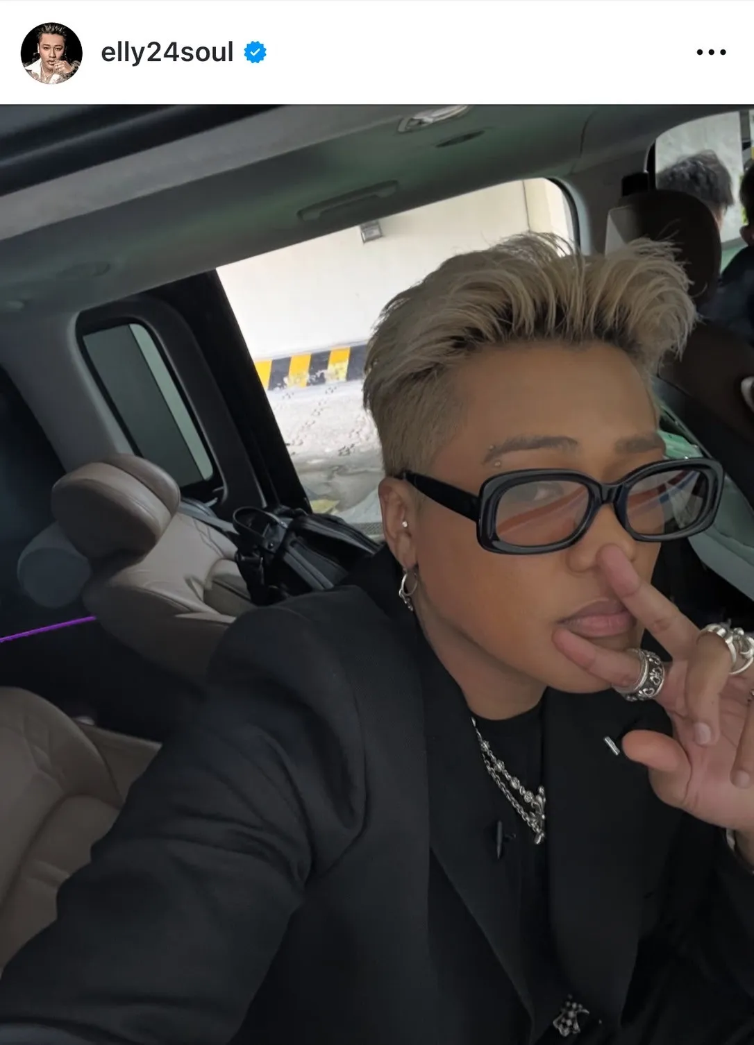 三代目JSB・ELLY、“高級車”フェラーリ＆ロールスロイスの写真とともに誕生日を報告「1年以内の画像動画あげてみた」